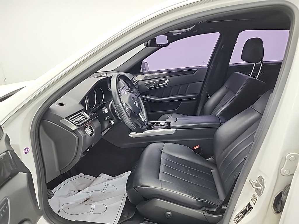 Mercedes Benz E class - Vista 11