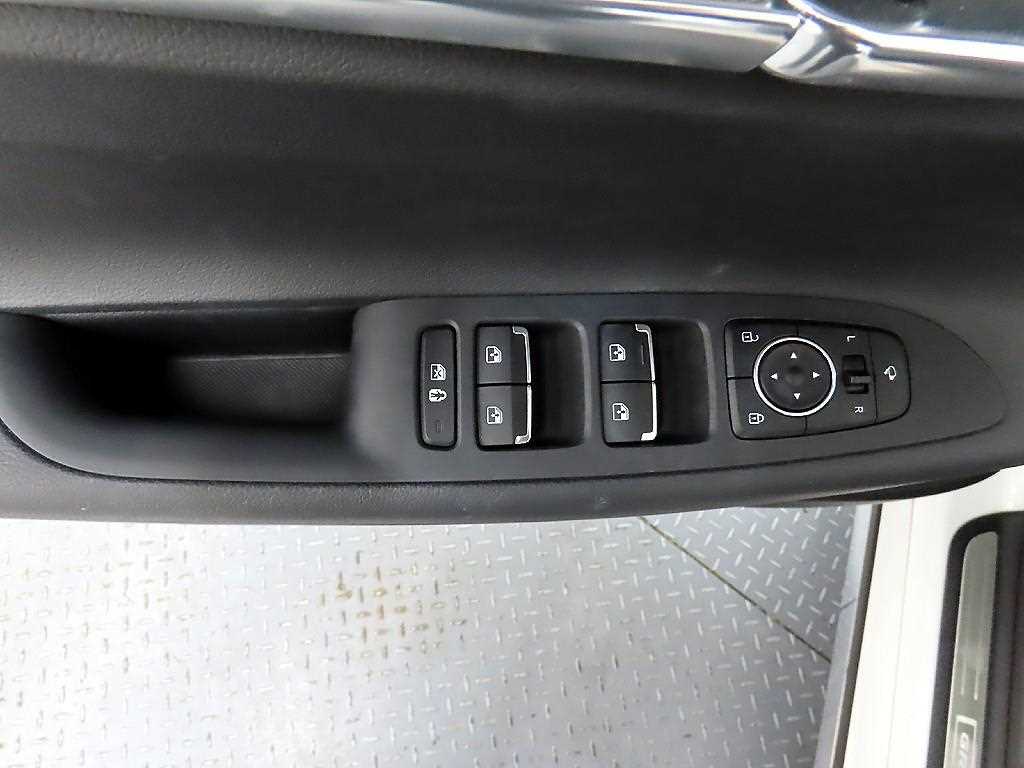 HYUNDAI Grandeur - Vista 11