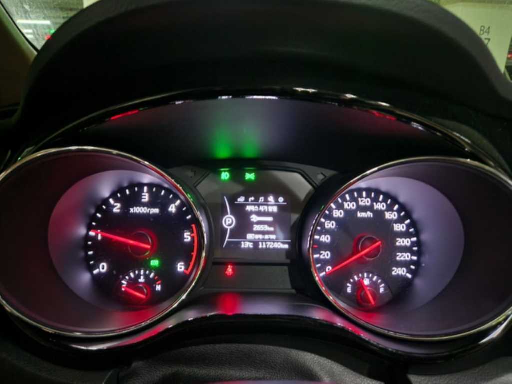 KIA Carnival 2018 Blanco - Importación desde Corea - HF Imports Iquique - Foto 13