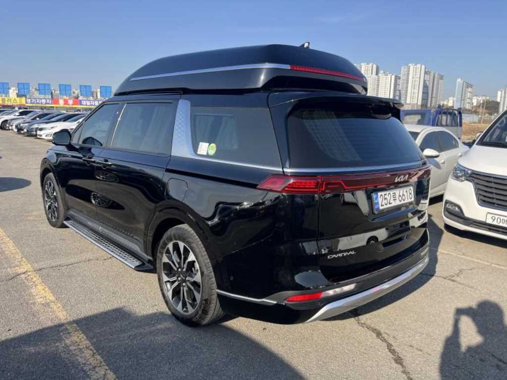 KIA Carnival - Vista 5