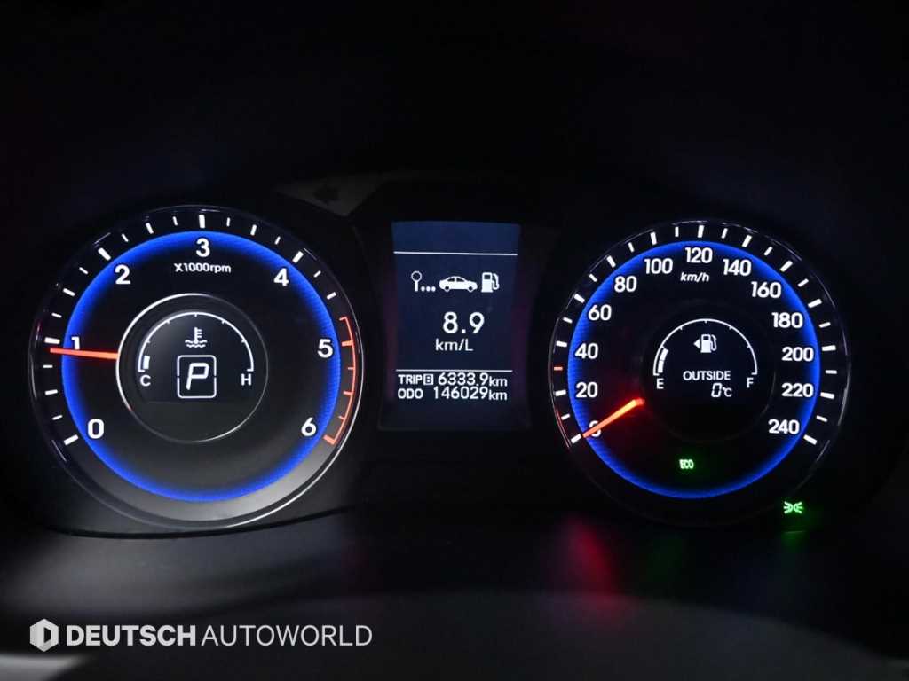 HYUNDAI i40 - Vista 8