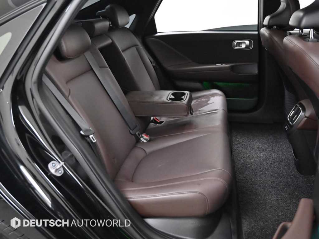 HYUNDAI Ioniq 6 - Vista 12