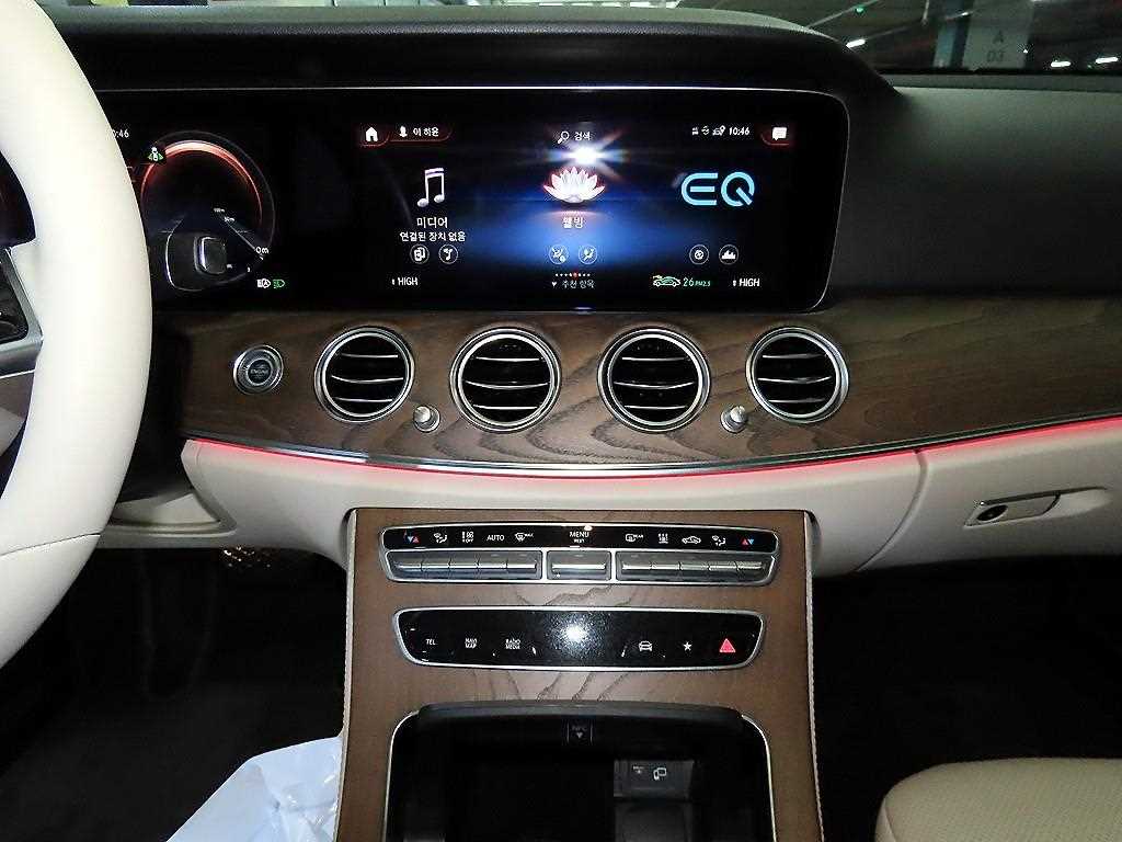 Mercedes Benz E class - Vista 11