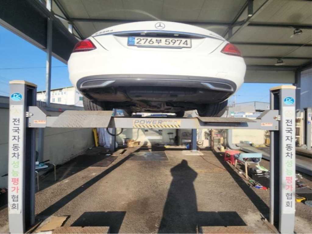 Mercedes Benz C Class - Vista 5