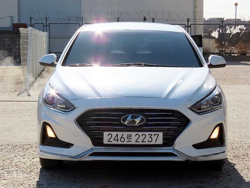 HYUNDAI Sonata - Vista 2