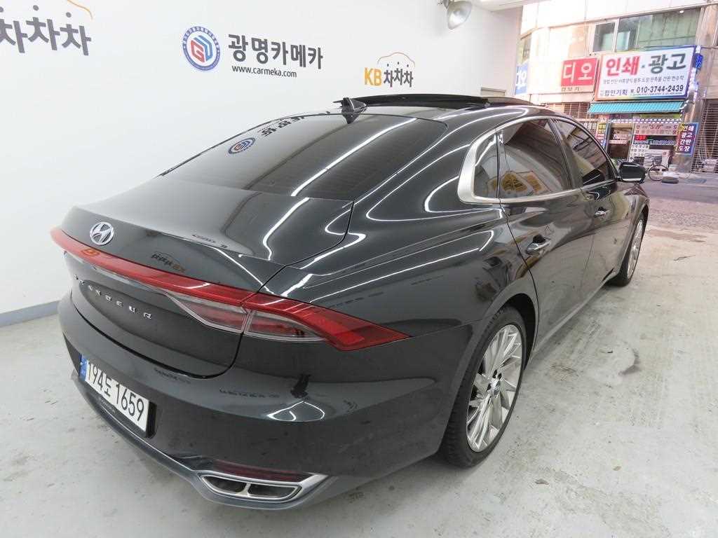 HYUNDAI Grandeur - Vista 3