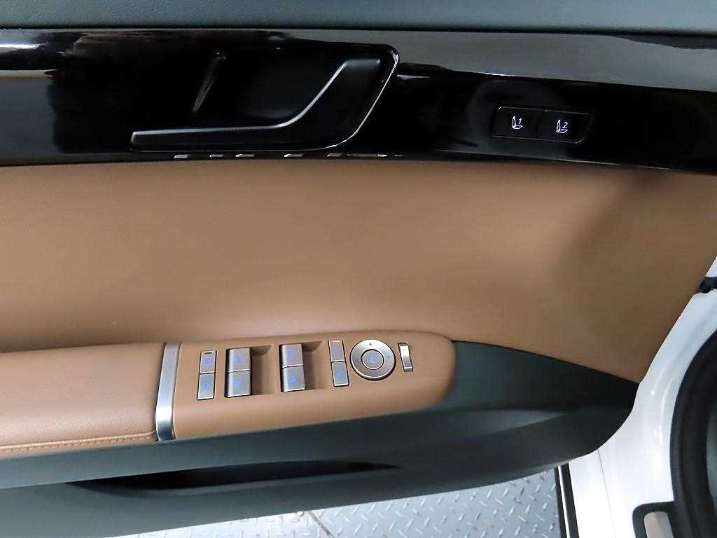 HYUNDAI Grandeur - Vista 11