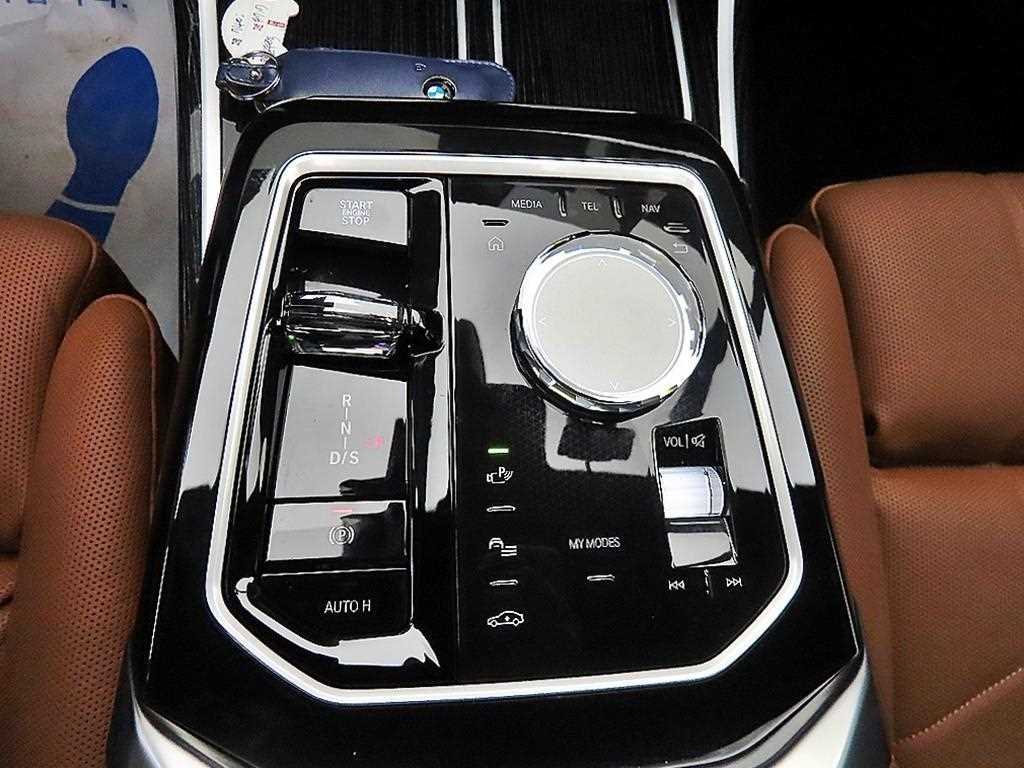 BMW 7 Series - Vista 10