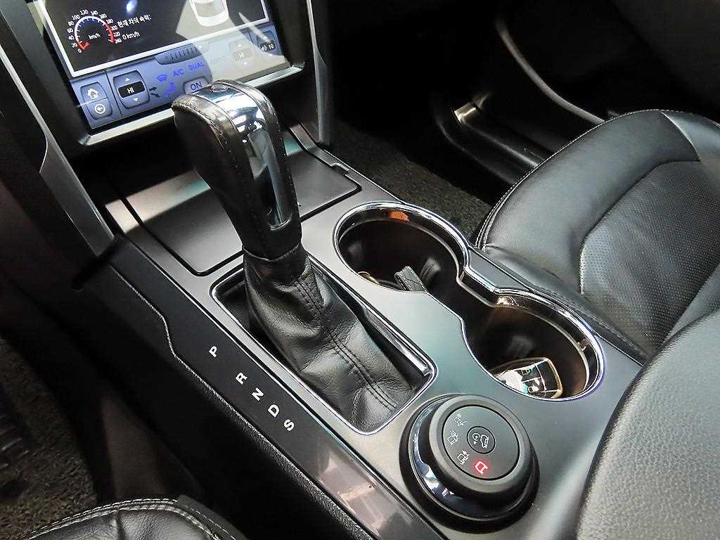 Ford Explorer - Vista 10