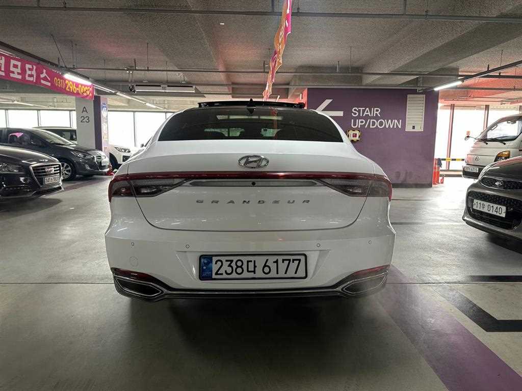 HYUNDAI Grandeur - Vista 5