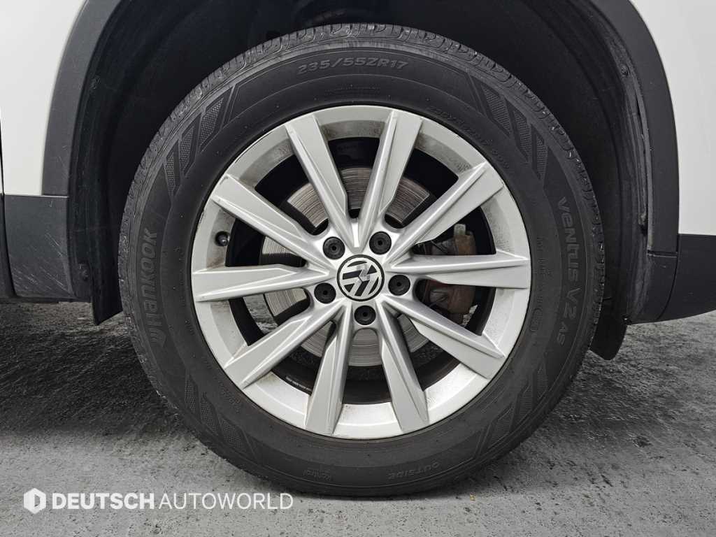 Volkswagen Tiguan - Vista 5