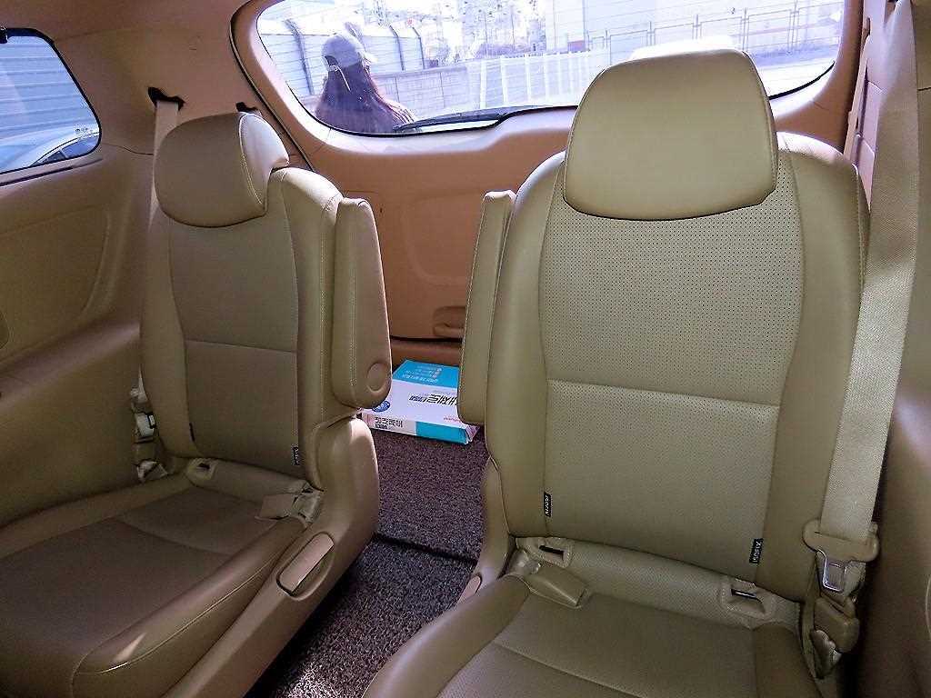 KIA Carnival - Vista 7