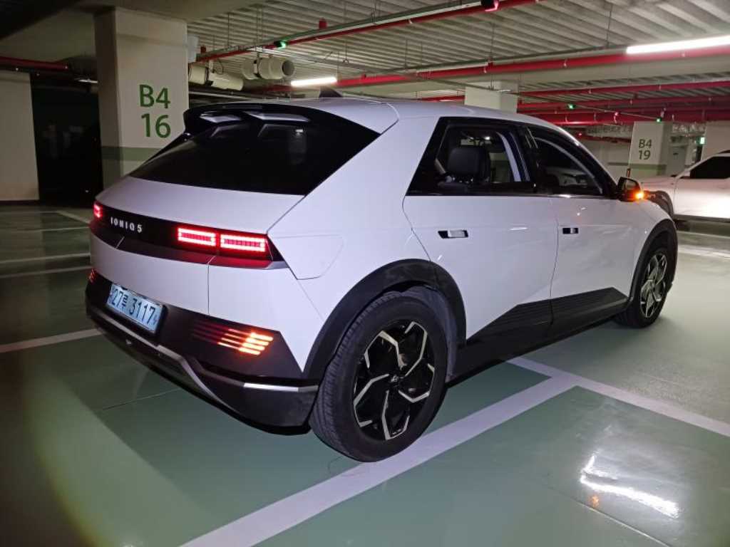 HYUNDAI Ioniq 5 - Vista 7