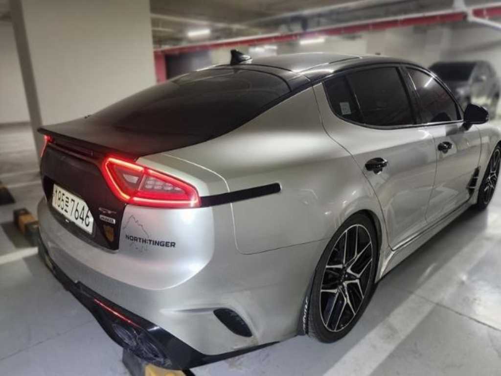 KIA Stinger - Vista 4