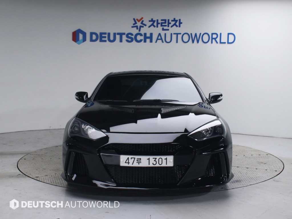 HYUNDAI Genesis - Vista 3