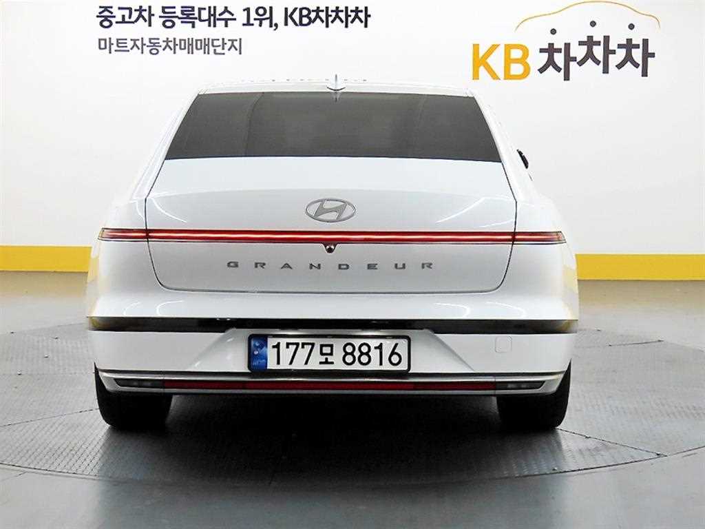 HYUNDAI Grandeur - Vista 3