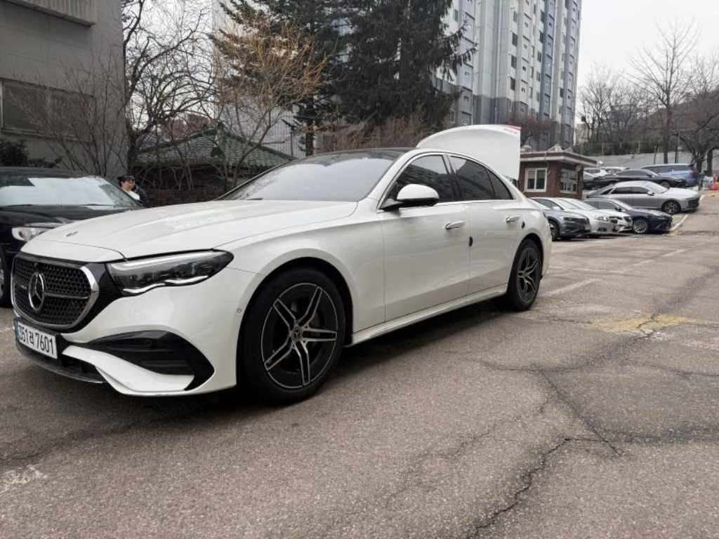 Mercedes Benz E class - Vista 7