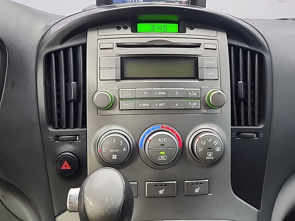 HYUNDAI Starex - Vista 10