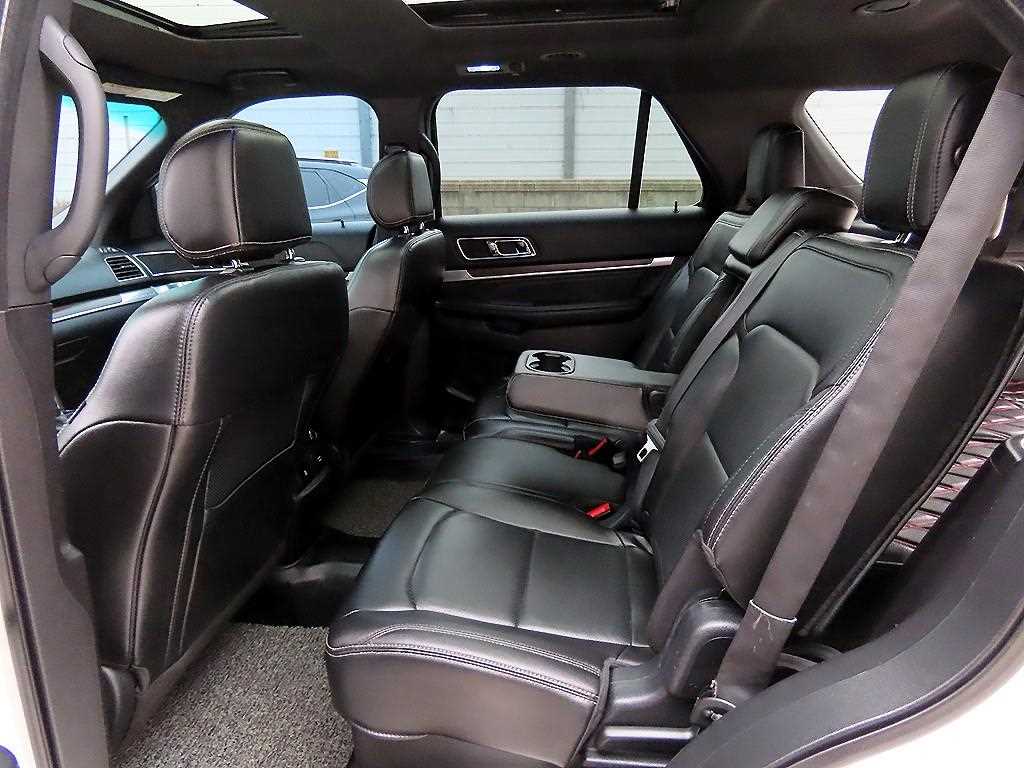 Ford Explorer - Vista 6