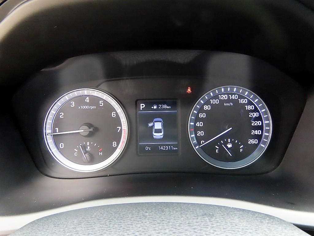 HYUNDAI Sonata - Vista 9