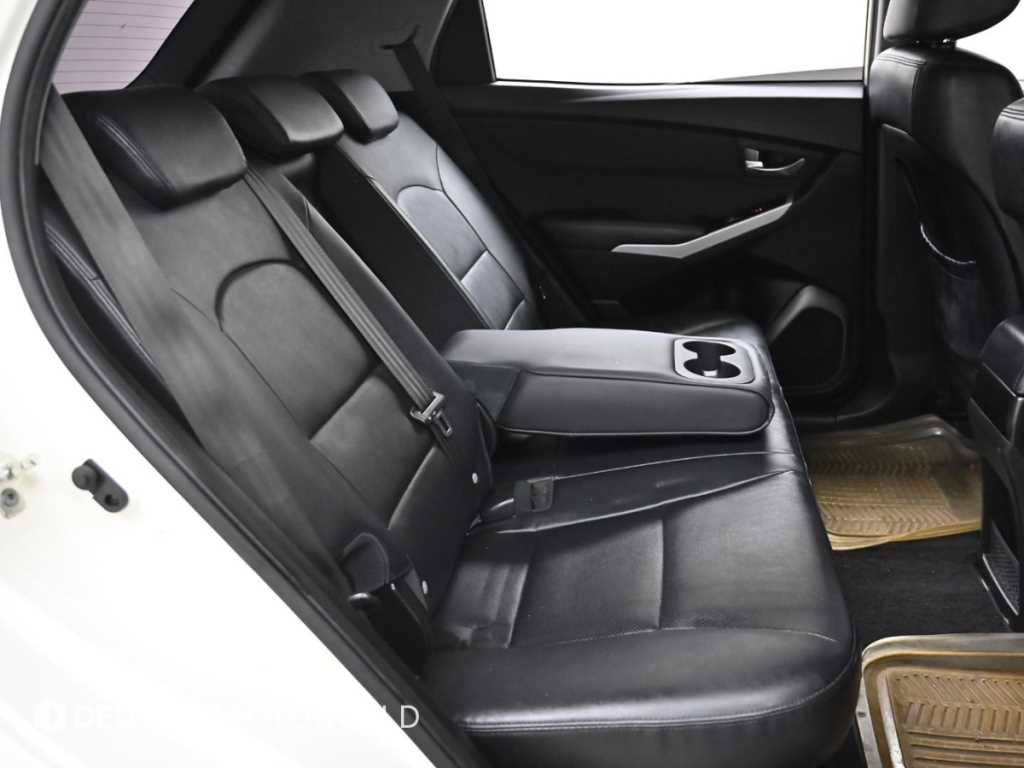 Ssangyong Korando - Vista 12