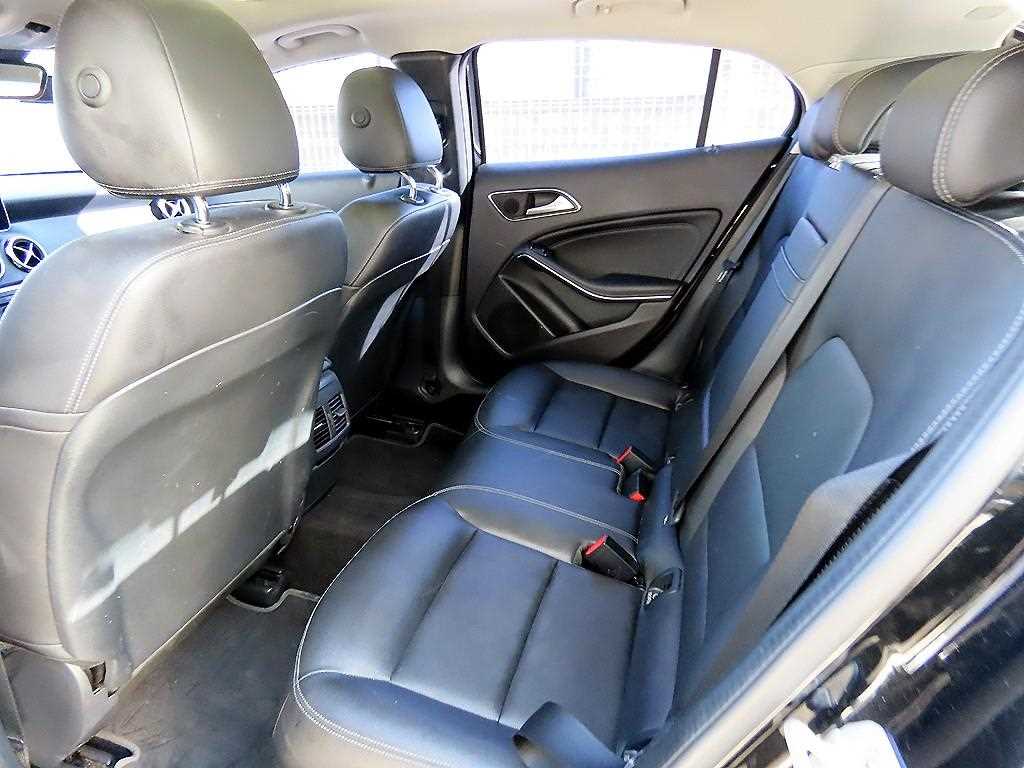 Mercedes Benz GLA Class - Vista 6