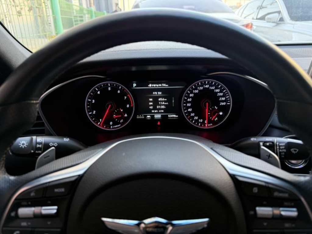 Genesis G70 - Vista 5