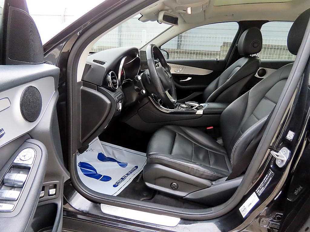 Mercedes Benz GLC Class - Vista 5