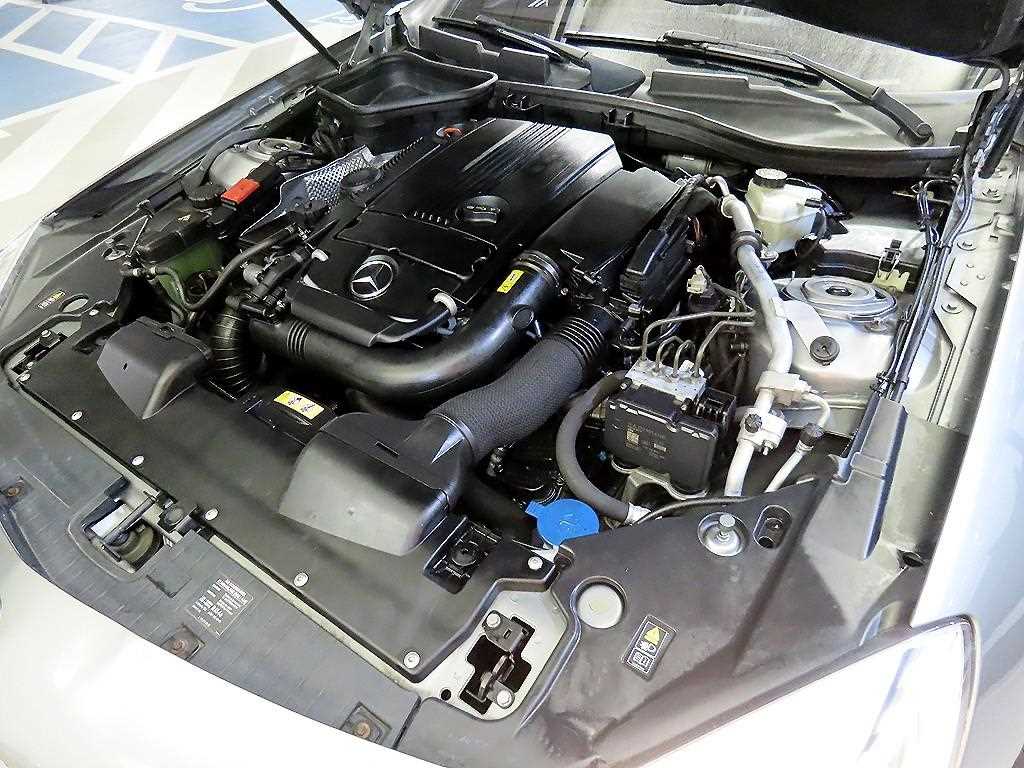 Mercedes Benz SLK Class 2012 Gris - Importación desde Corea - HF Imports Iquique - Foto 19