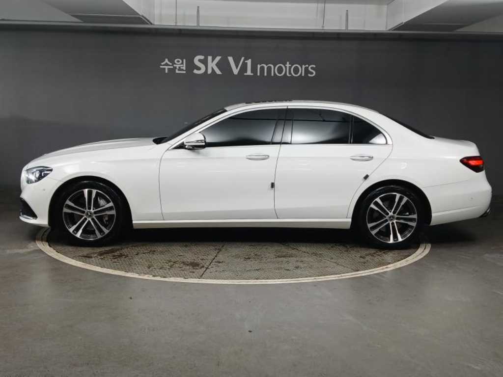 Mercedes Benz E class - Vista 4