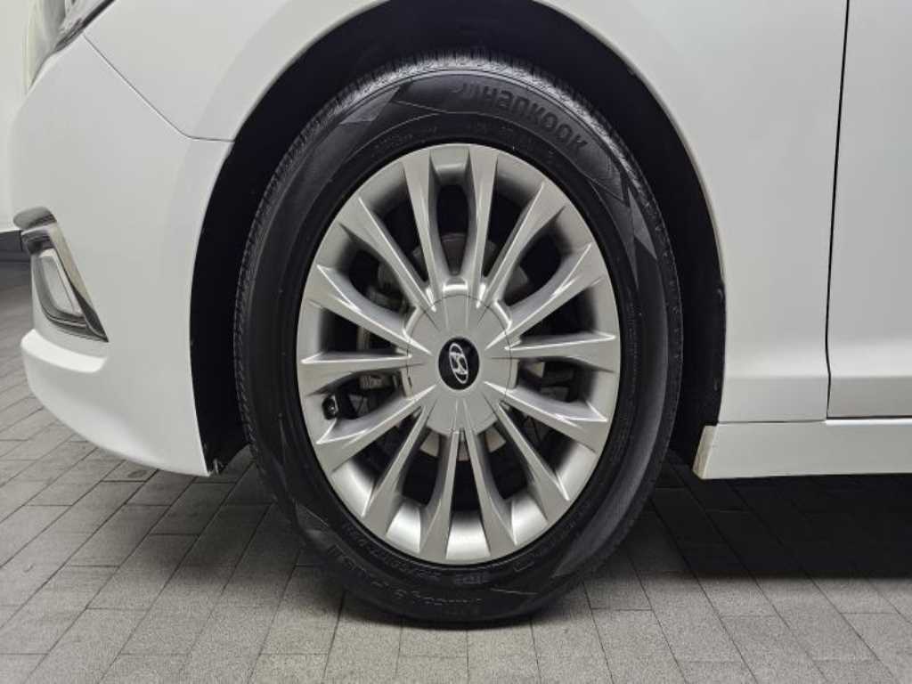 HYUNDAI Sonata - Vista 5