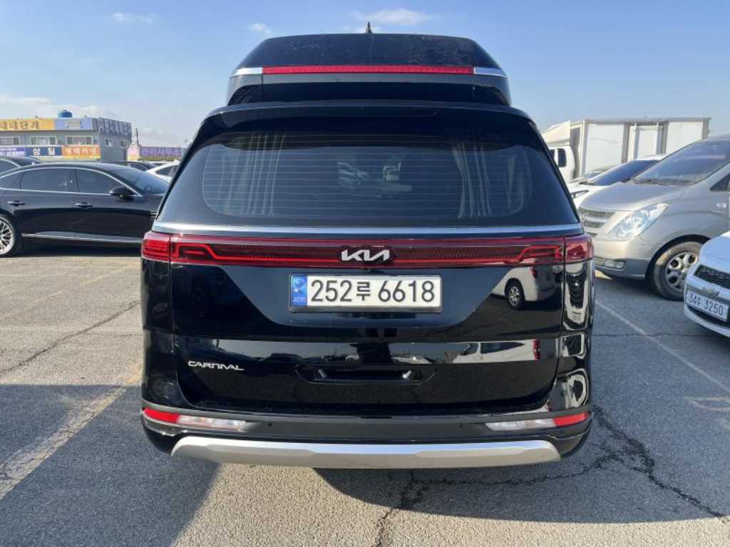 KIA Carnival - Vista 6