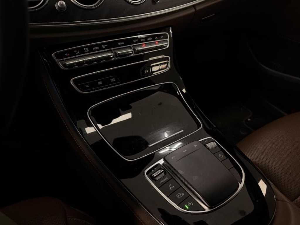 Mercedes Benz E class - Vista 6