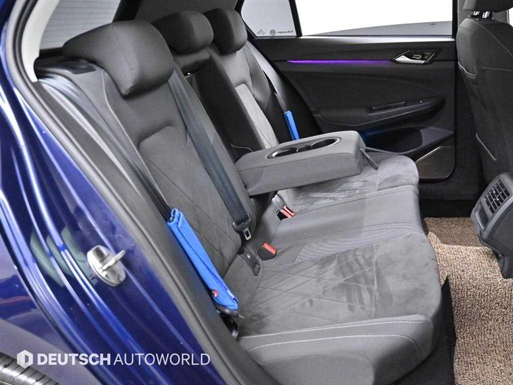 Volkswagen Golf - Vista 12