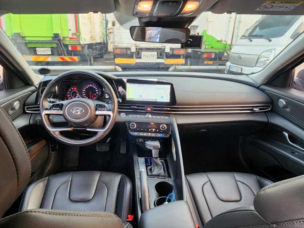 HYUNDAI Avante - Vista 7