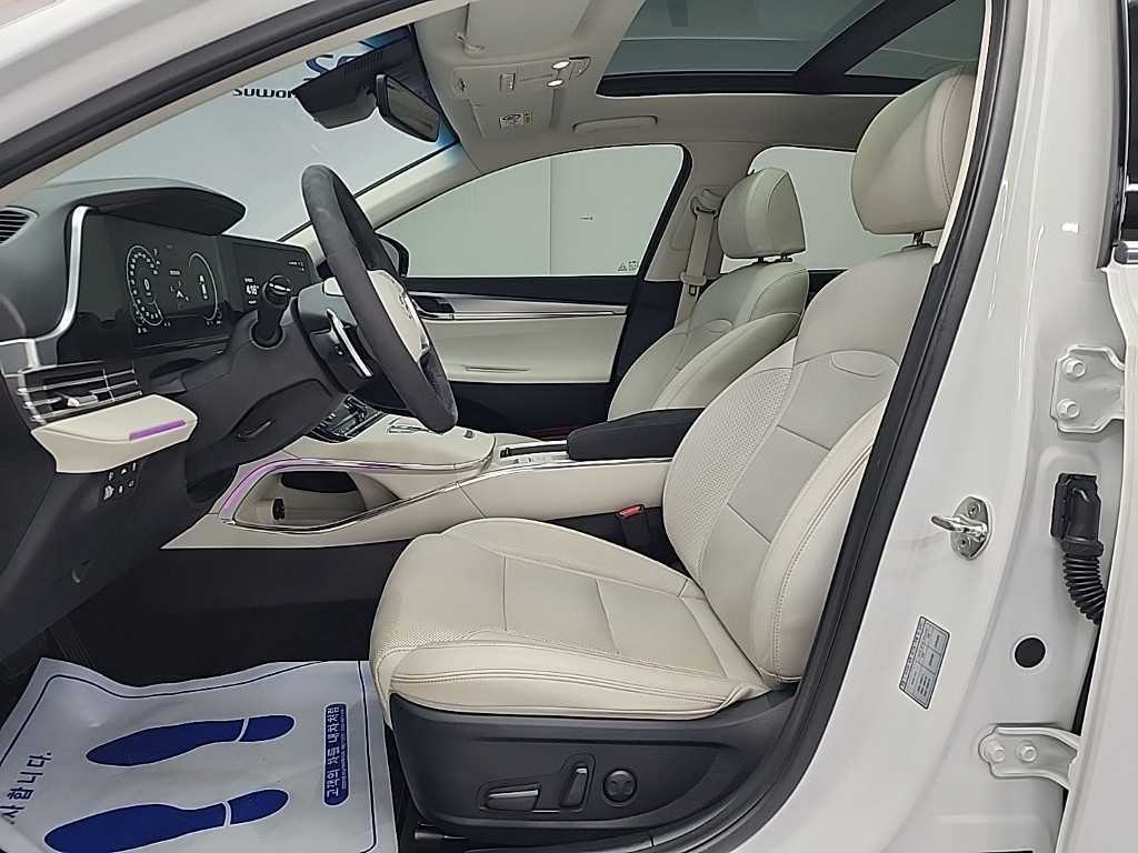 HYUNDAI Grandeur - Vista 11