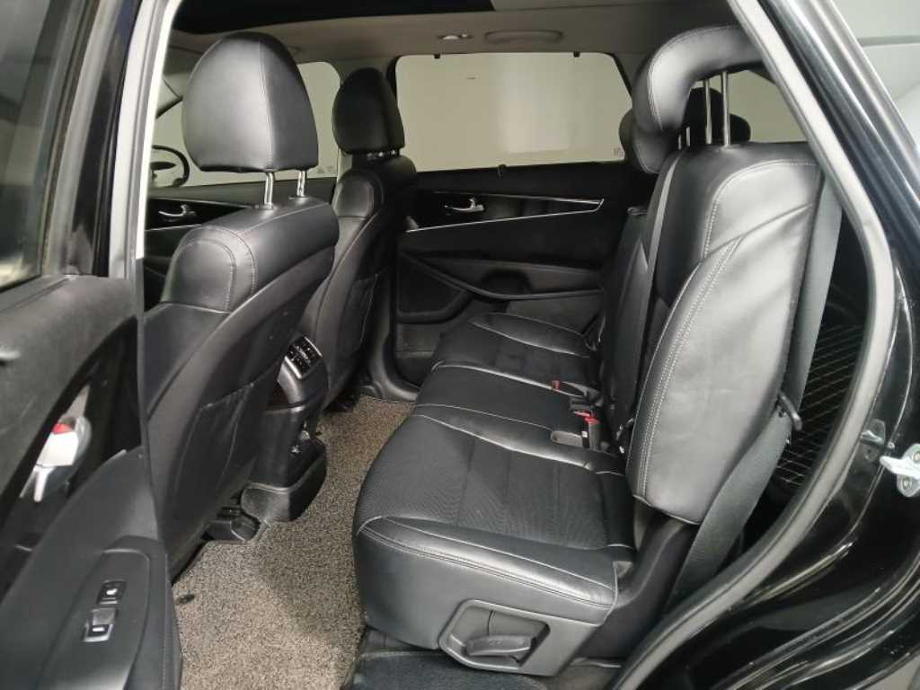 KIA Sorento - Vista 7