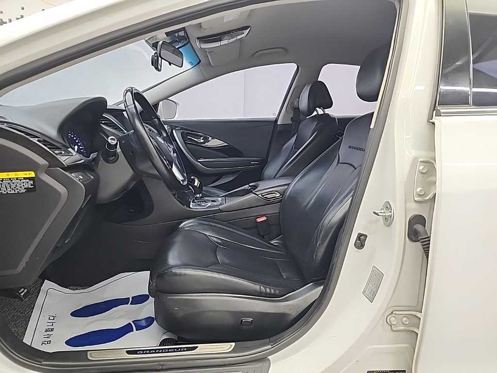 HYUNDAI Grandeur - Vista 11