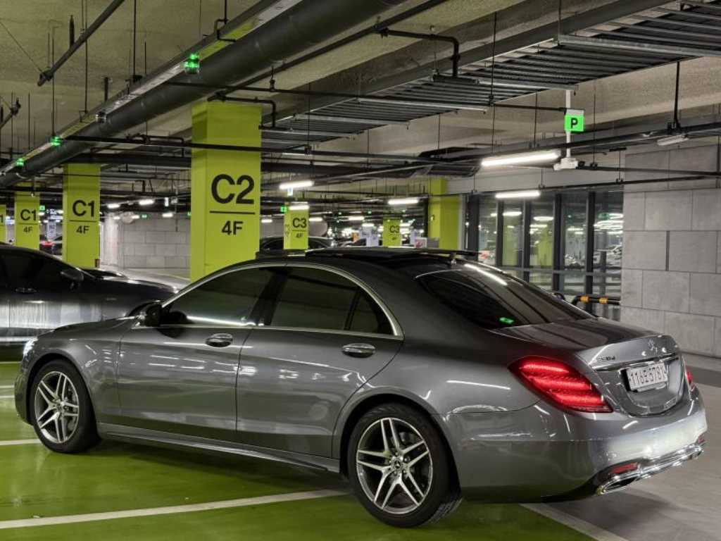 Mercedes Benz S Class - Vista 5