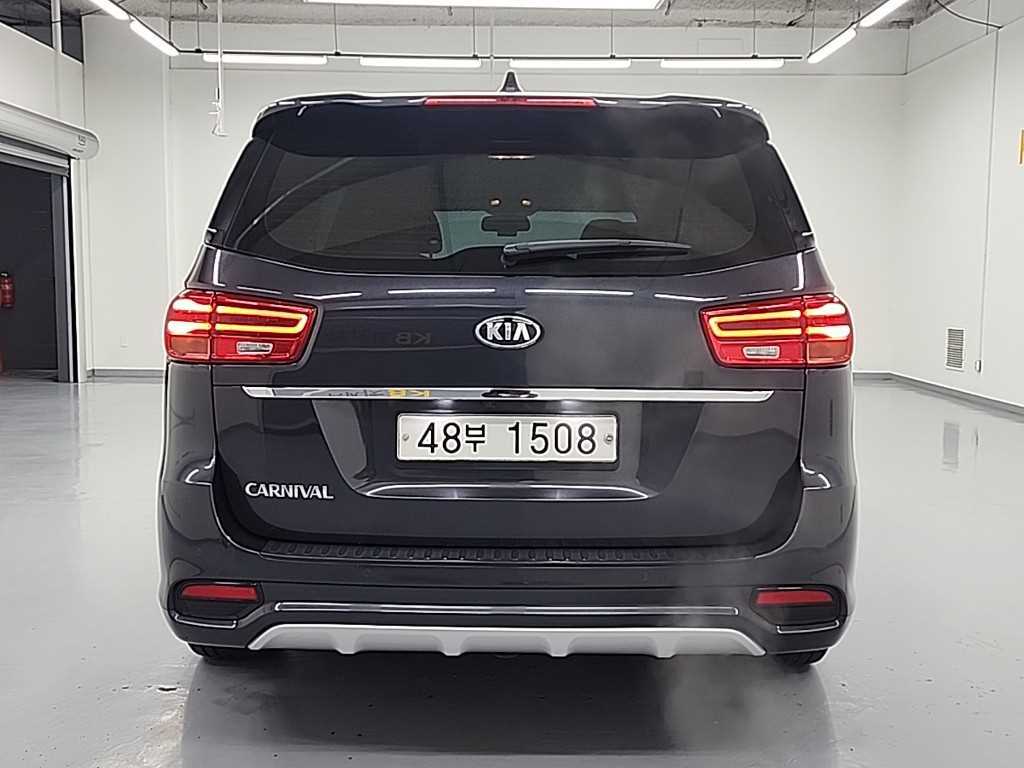 KIA Carnival - Vista 3