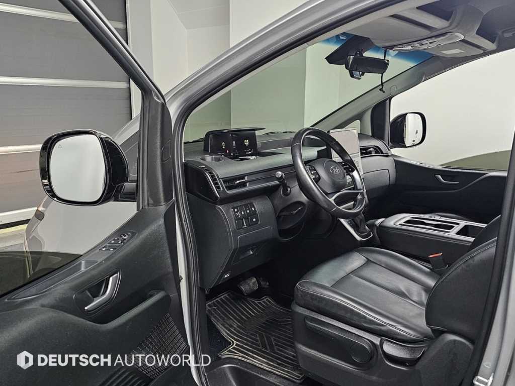 HYUNDAI Staria - Vista 11