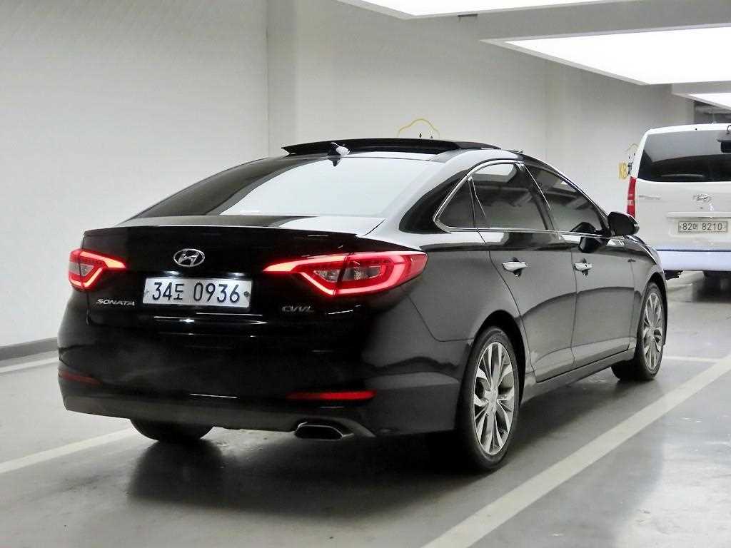 HYUNDAI Sonata - Vista 3