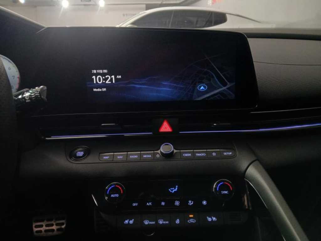 HYUNDAI Avante - Vista 11