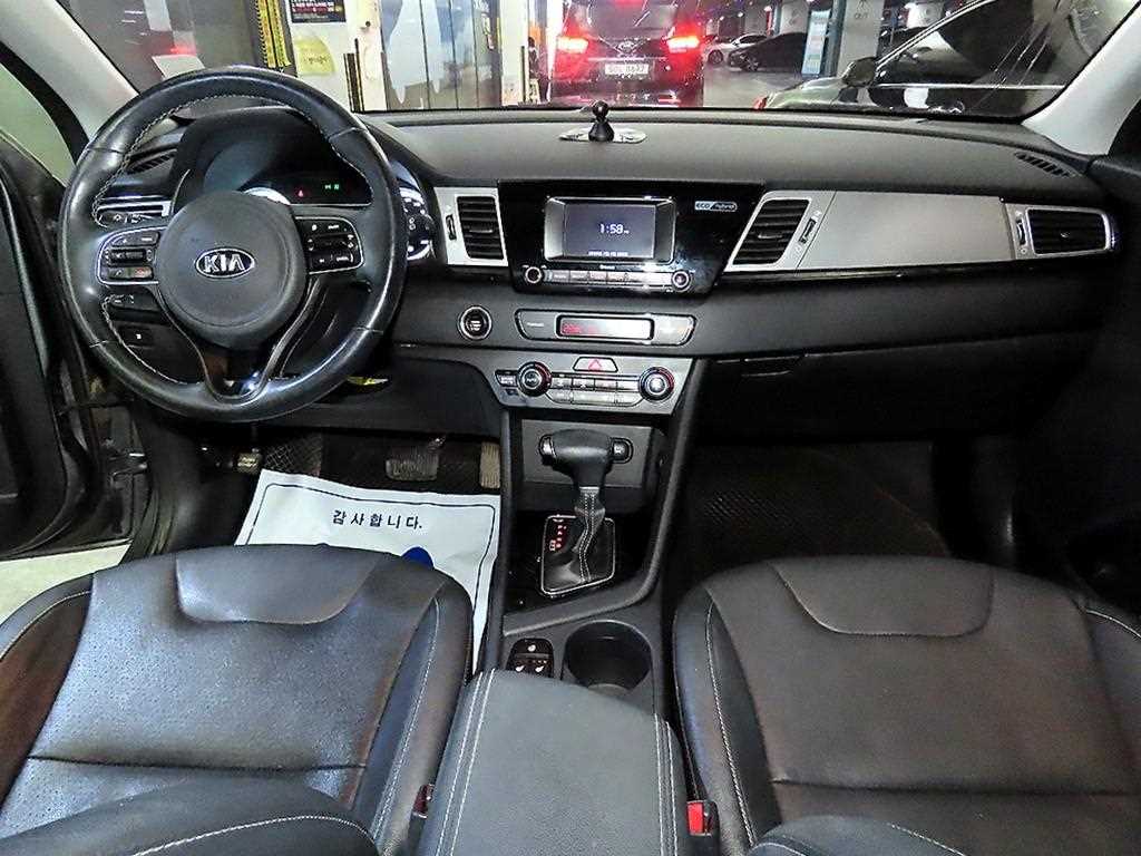 KIA Niro - Vista 10