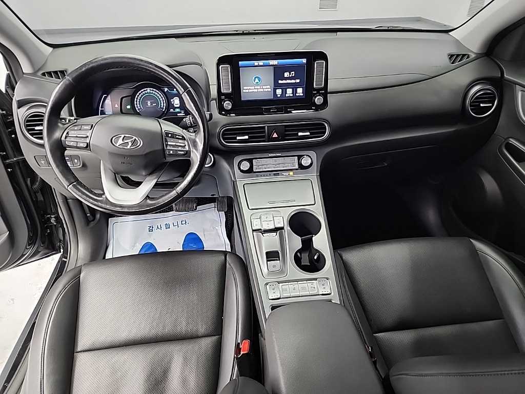 HYUNDAI Kona - Vista 7