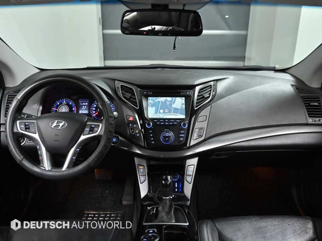 HYUNDAI i40 - Vista 7