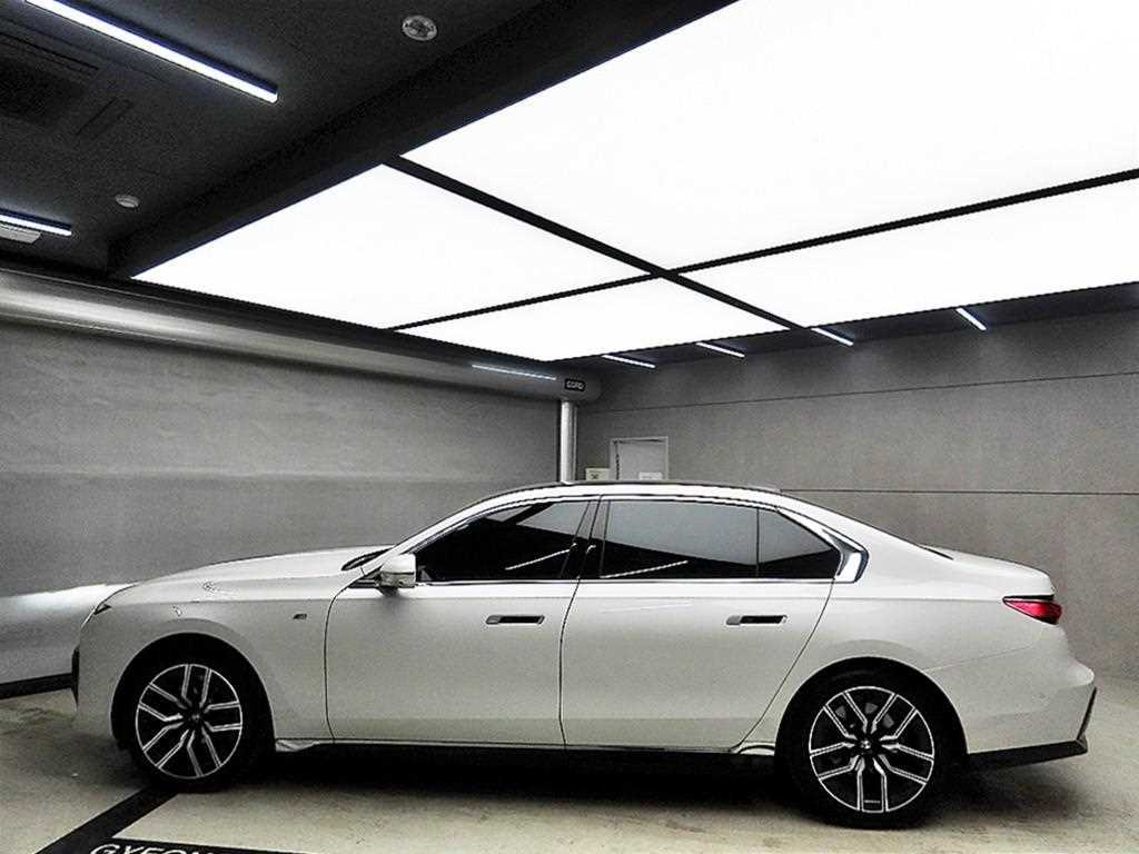 BMW 7 Series - Vista 4