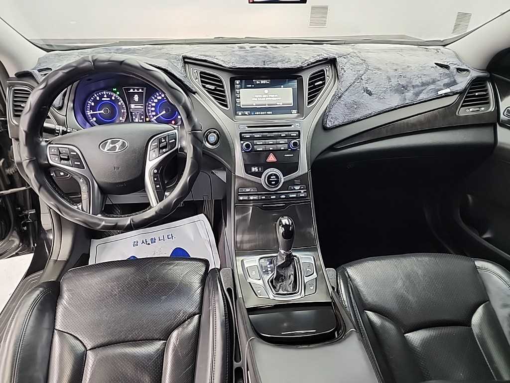 HYUNDAI Grandeur - Vista 7