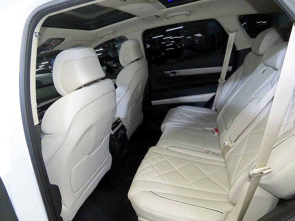 Genesis GV80 - Vista 7