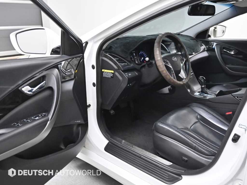 HYUNDAI Grandeur - Vista 11